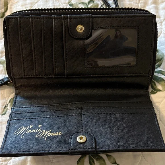 Disney Black and white Minnie Mouse Wristlet - Picture 4 of 6